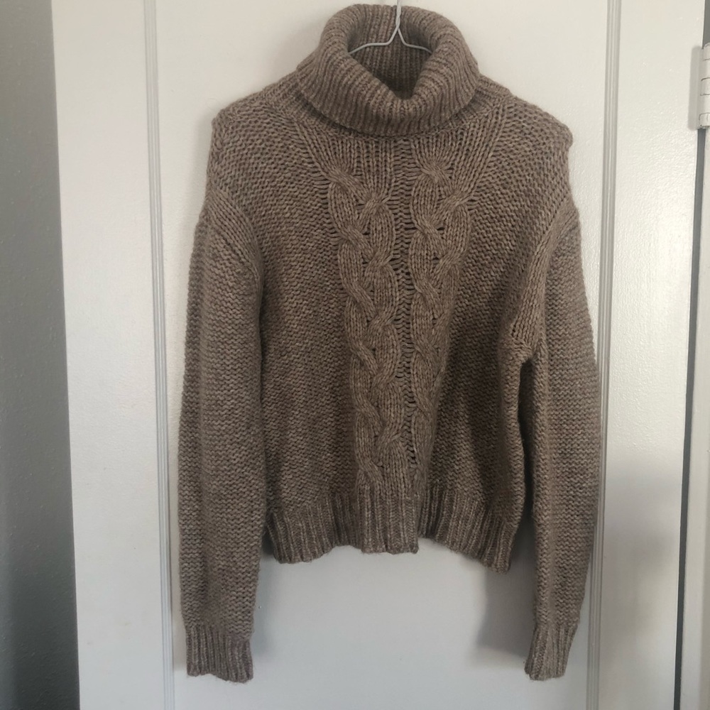 ☀️5/$25☀️ Rachel Zoe sweater